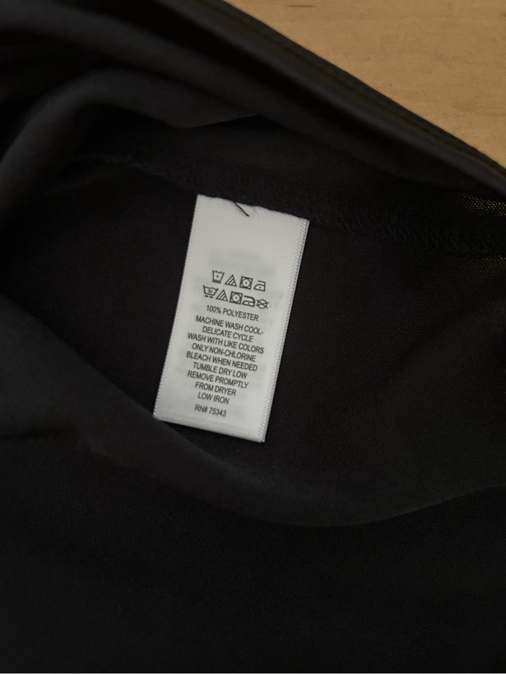 Tahari Black Satin Polyester V-Neck Cap Sleeve Relaxed Blouse - Picture 6 of 8